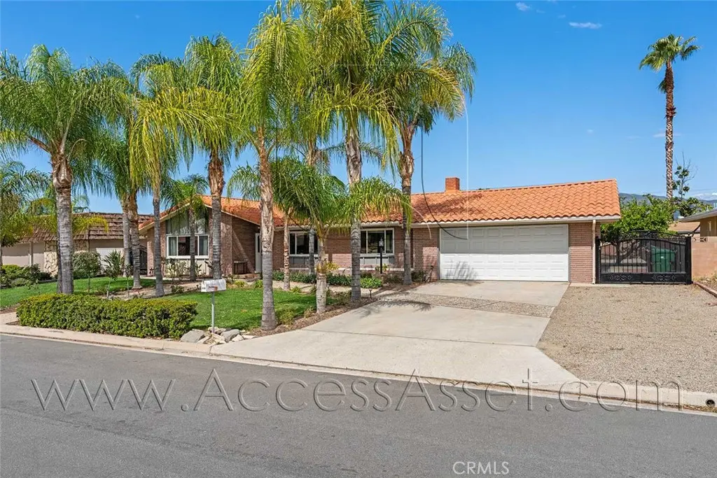 Residential Lease for rent at 43160 San Marcos, Hemet, Riverside County, CA featuring 3 beds and 2 baths
