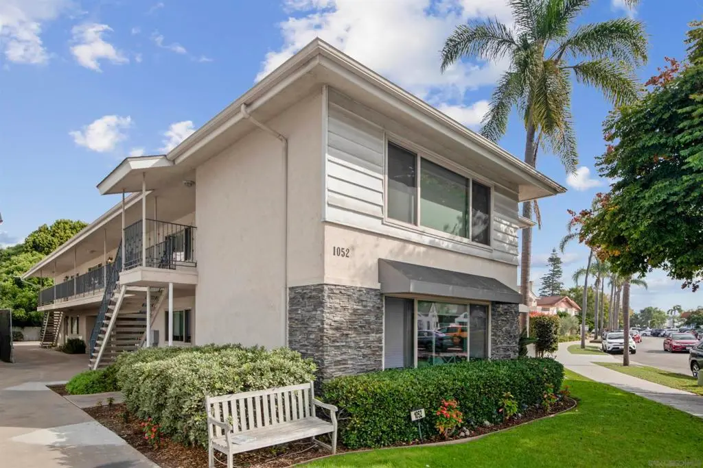 Single Family Residence for rent at 1052 Isabella Avenue E, Coronado, CA featuring 3 beds and 2 baths