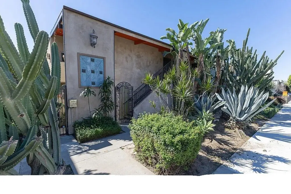 12014 Kling 11, Valley Village, CA — listing photo 1