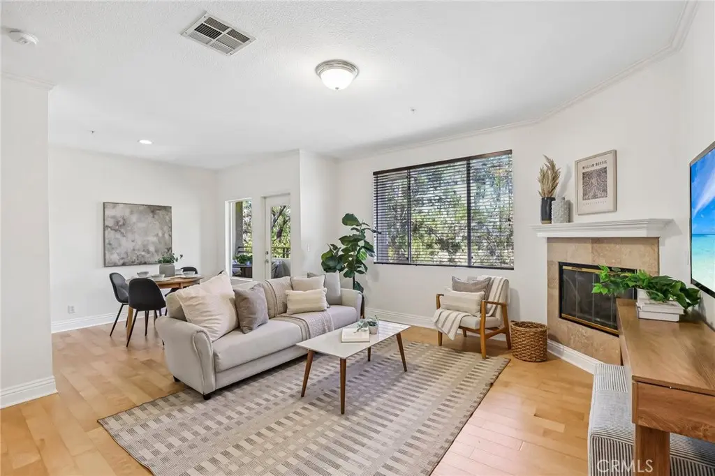 Condominium for sale at 22681 Oakgrove Unit 233, Aliso Viejo, CA featuring 1 bed and 1 bath