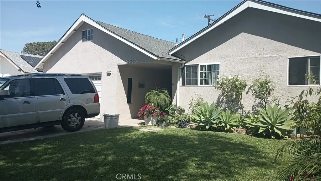 2213 Artesia St Street, Santa Ana, CA — listing photo 1