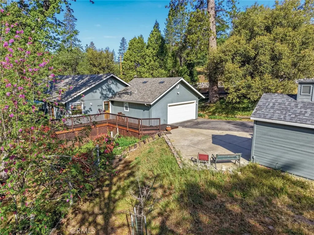 37927 China Creek, Oakhurst, CA — listing photo 1