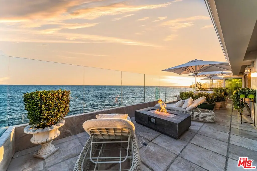 Residential Lease for rent at 19620 Pacific Coast Highway, Malibu, Los Angeles County, CA featuring 3 beds and 3 baths