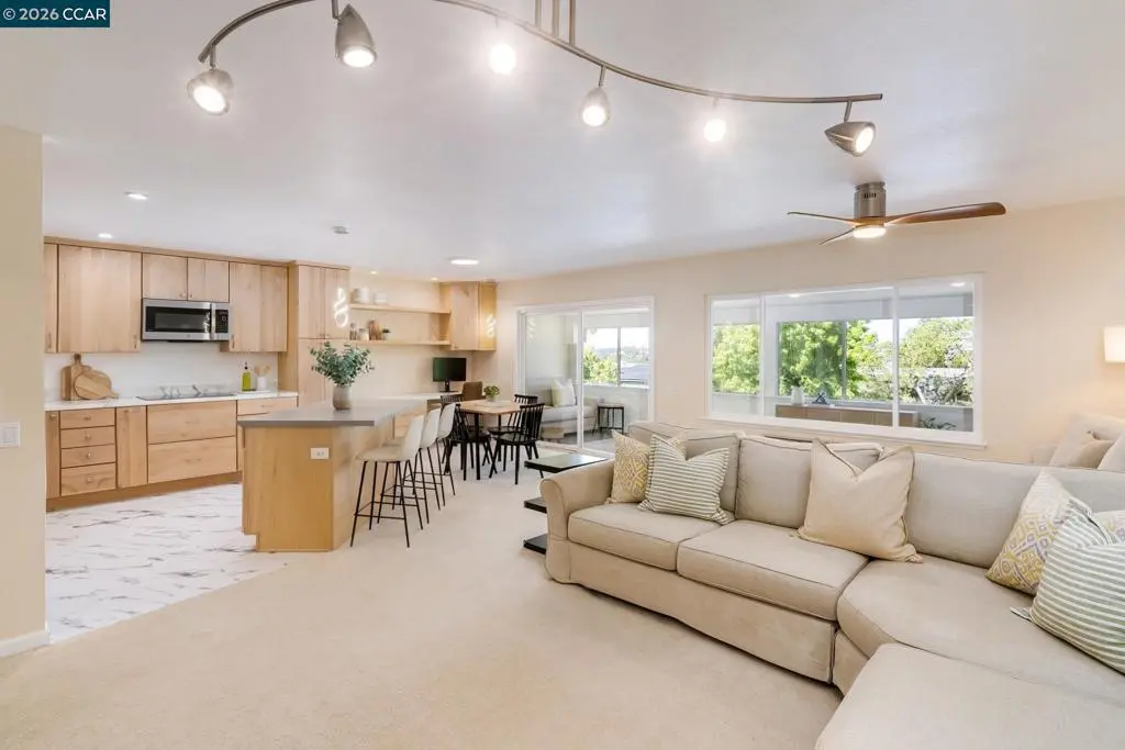 Condominium for sale at 1909 Skycrest Dr 5, Walnut Creek, CA featuring 2 beds and 1 bath