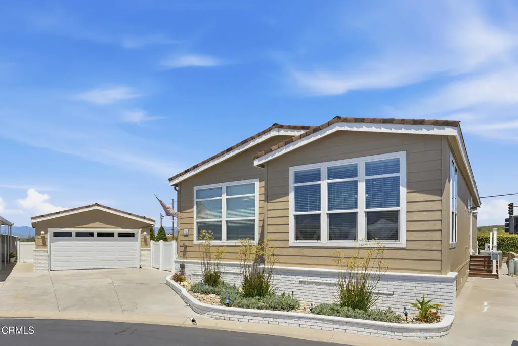 Manufactured In Park for sale at 5540 W 5th Street 21, Oxnard, CA featuring 3 beds and 2 baths