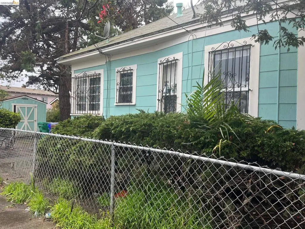 Single Family Residence for sale at 230 Nevin Ave, Richmond, CA featuring 2 beds and 1 bath