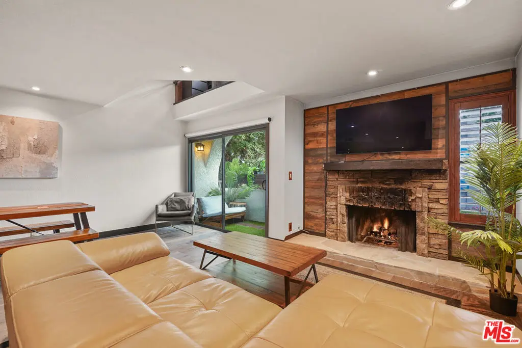 10926 Bluffside Drive 3, Studio City, CA — listing photo 1