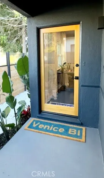 2353 Beach Avenue, Venice, CA — listing photo 1