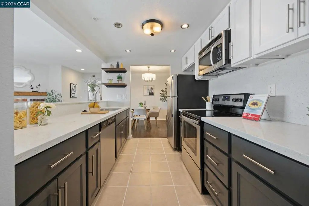 Condominium for sale at 417 Evelyn Avenue 302, Albany, CA featuring 3 beds and 2 baths