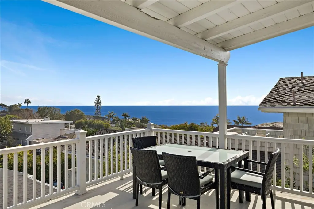 Residential Lease for rent at 168 Fairview, Laguna Beach, Orange County, CA featuring 2 beds and 2 baths
