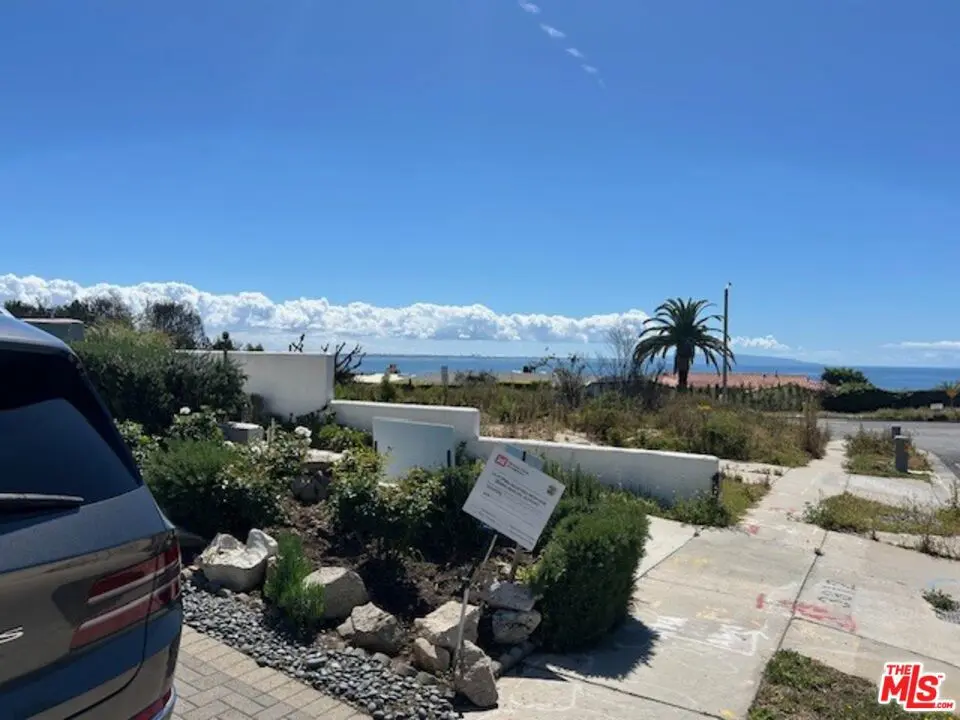 Residential Lease for rent at 3908 Castlerock Road, Malibu, Los Angeles County, CA featuring 3 beds and 4 baths