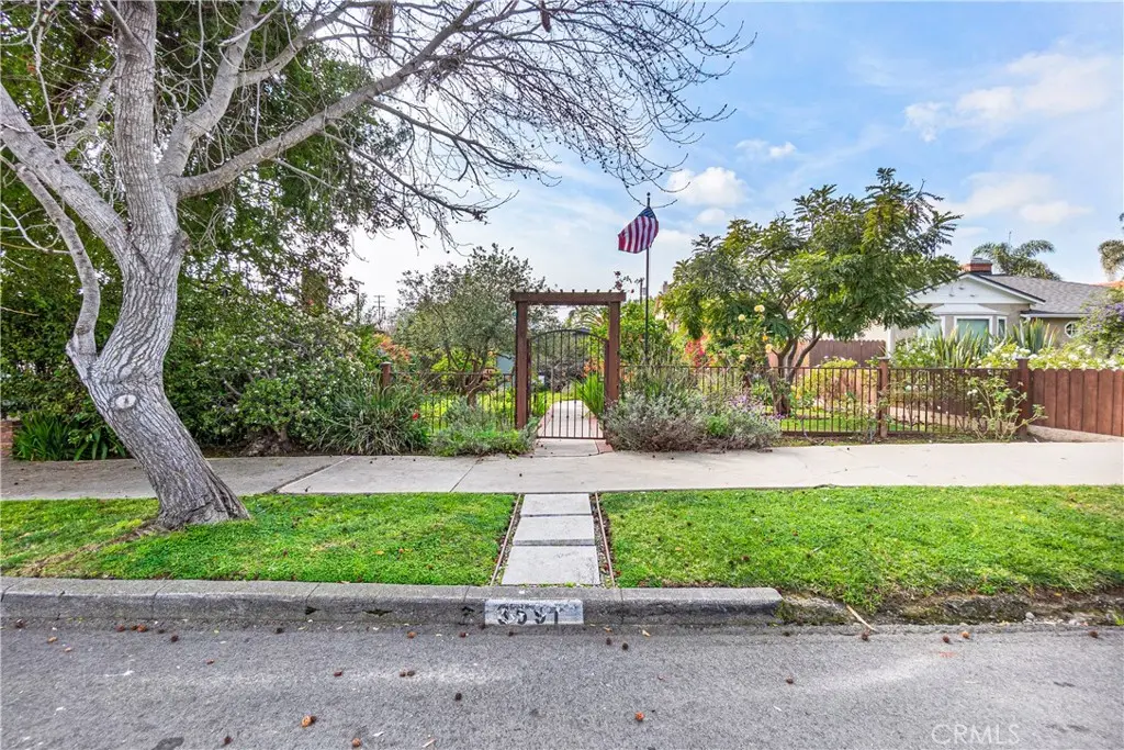 Single Family Residence for sale at 3591 Grand View, Los Angeles, CA featuring 2 beds and 1 bath