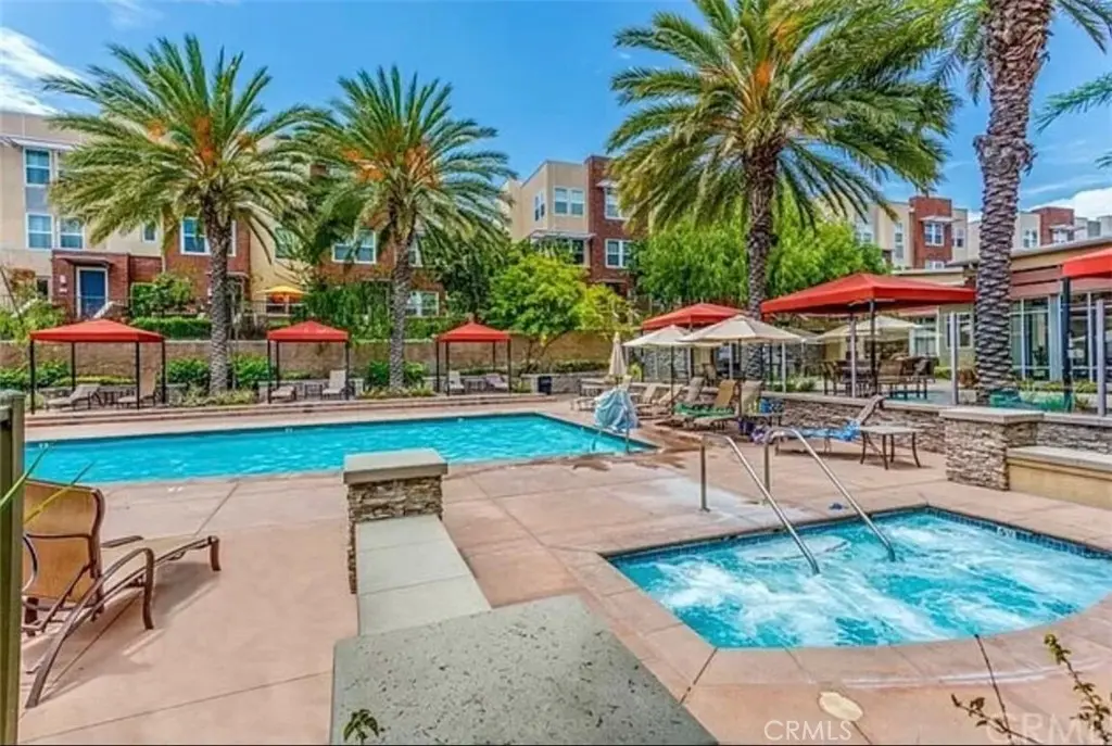 Condominium for rent at 16 Compass, Aliso Viejo, CA featuring 2 beds and 3 baths