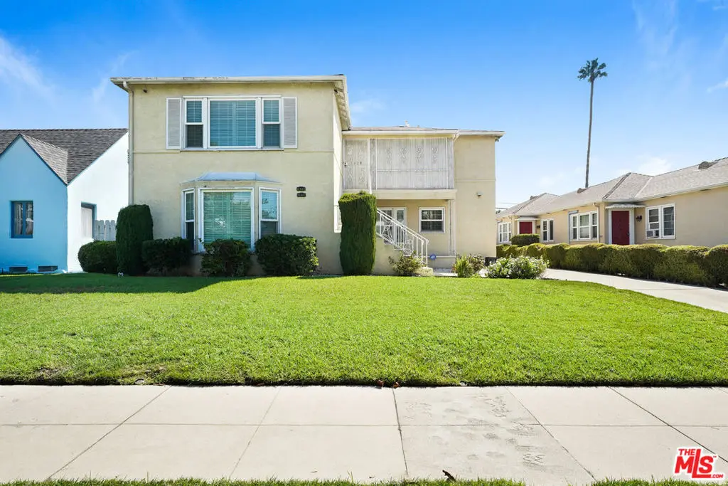 Residential Lease for rent at 1428 S Genesee Avenue, Los Angeles, Los Angeles County, CA featuring 2 beds and 2 baths
