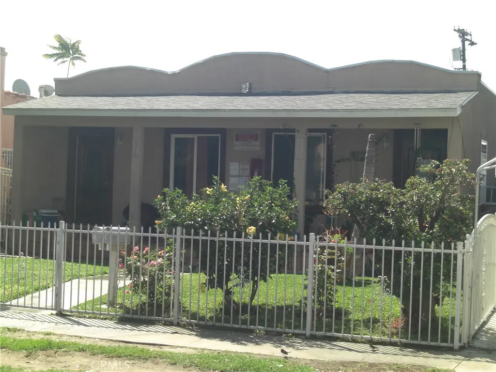 Duplex for sale at 632 E 85th, Los Angeles, CA