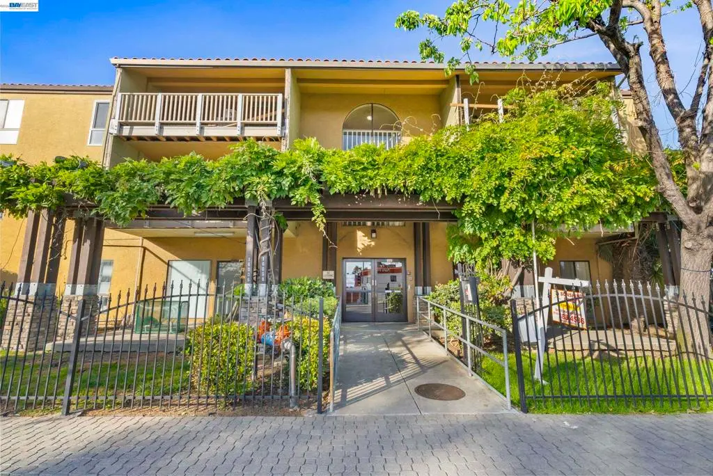 Condominium for sale at 16006 E 14Th St 218, San Leandro, CA featuring 1 bed and 1 bath