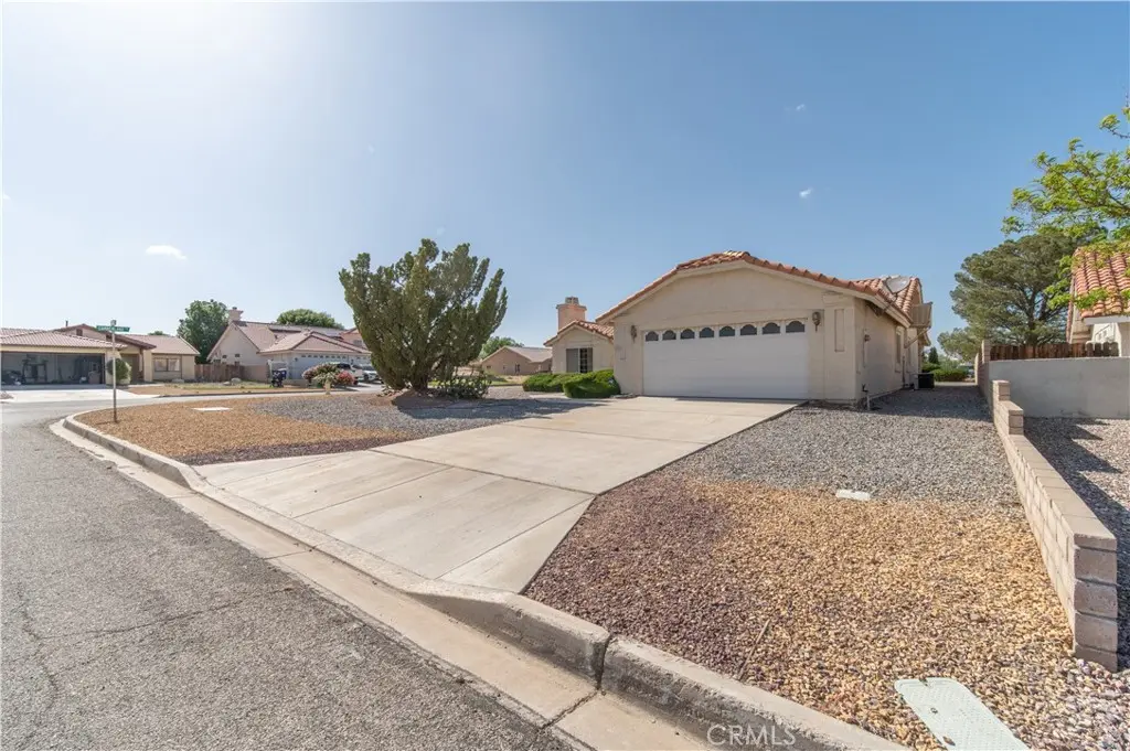 14744 Crofton Lane, Helendale, CA — listing photo 1