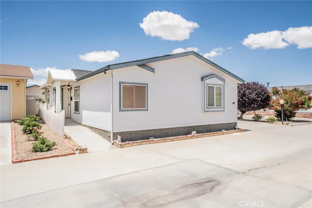 22241 Nisqually 49, Apple Valley, CA — listing photo 1