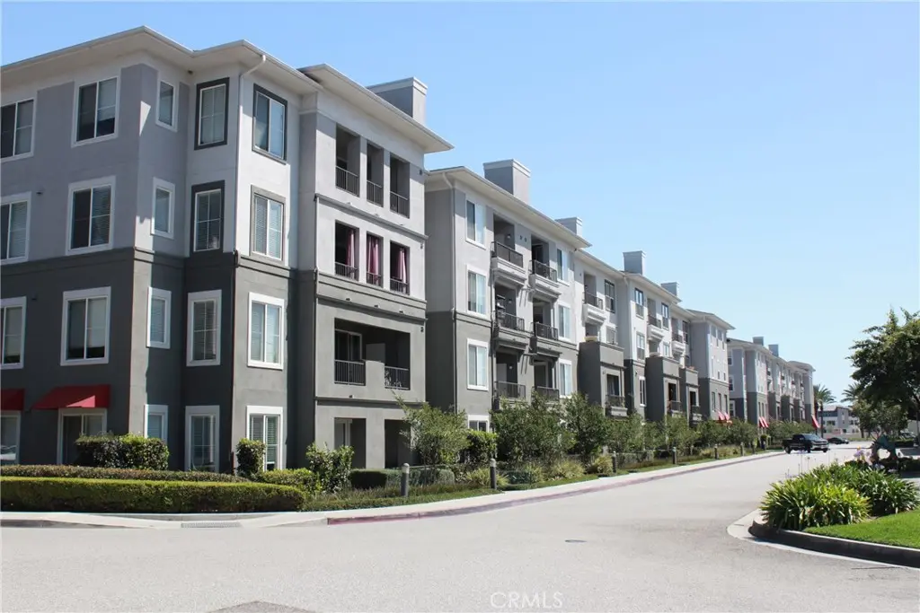 Condominium for sale at 1801 E Katella 2014, Anaheim, CA featuring 1 bed and 1 bath