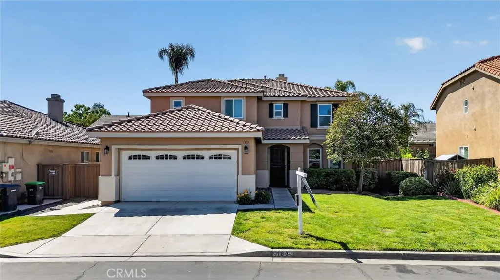 Single Family Residence for sale at 183 La Amistad, Hemet, CA featuring 6 beds and 3 baths