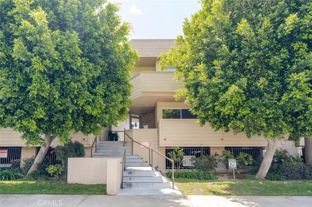 9920 Jordan Avenue 9, Chatsworth, CA — listing photo 1