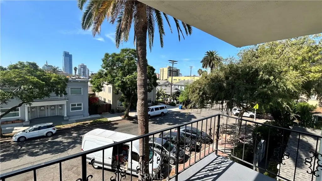 Residential Lease for rent at 787 Gardenia, Long Beach, Los Angeles County, CA featuring 1 bed and 1 bath