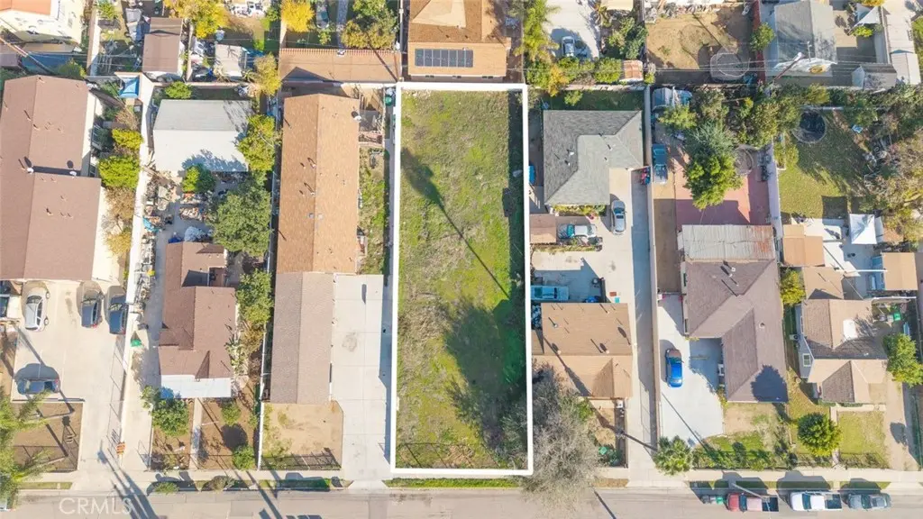 1243 E Street, Corona, CA — listing photo 1