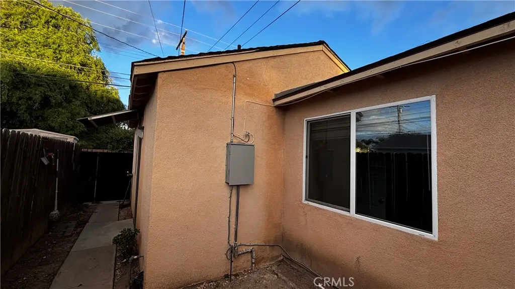 7922 Lindley, Reseda, CA — listing photo 1