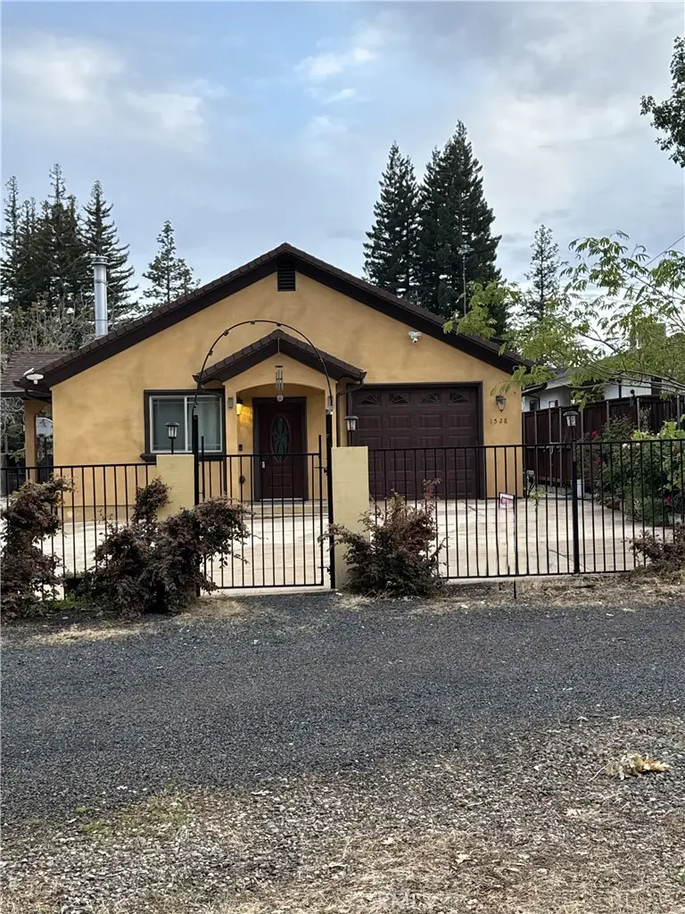 1528 Della Lane, Paradise, CA — listing photo 1