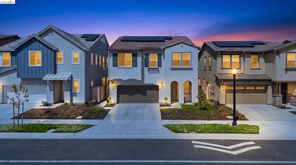 Single Family Residence for sale at 2225 Delta View Ave, Sacramento, CA featuring 4 beds and 3 baths