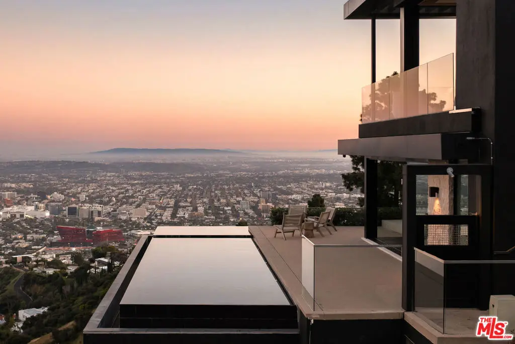 Residential Lease for rent at 1616 Blue Jay Way, Los Angeles, Los Angeles County, CA featuring 4 beds and 5 baths