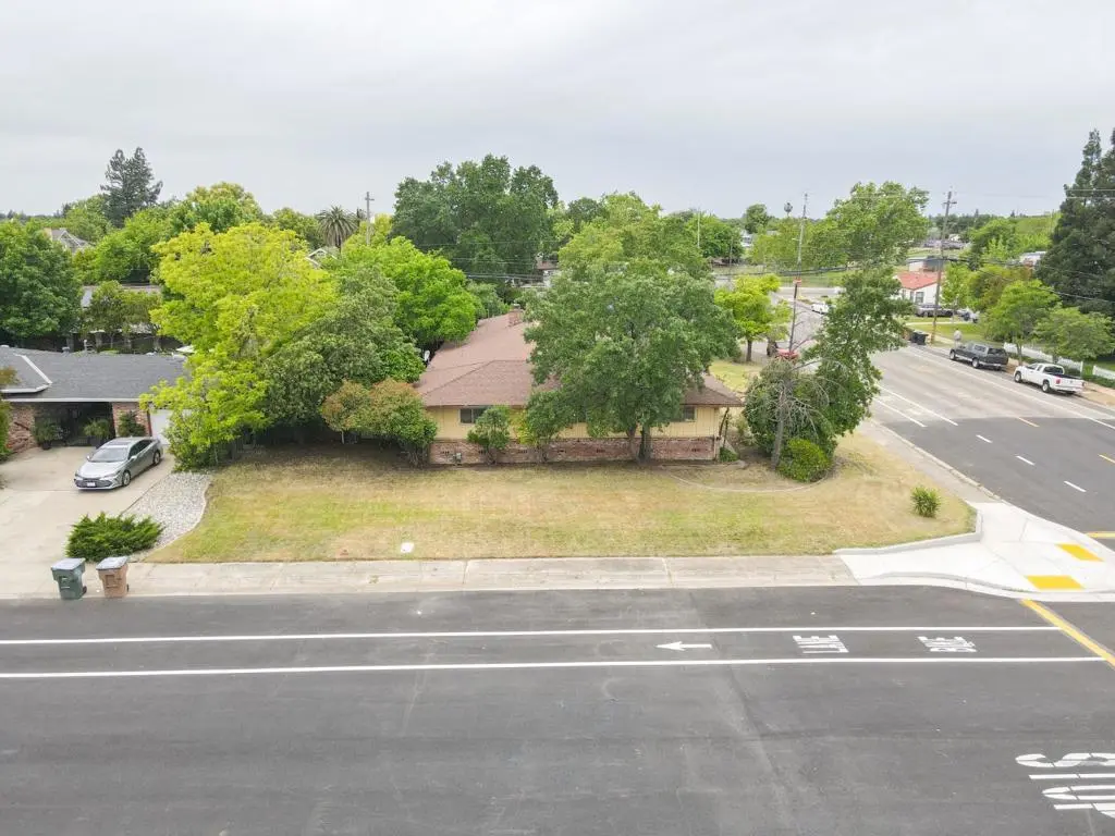 Single Family Residence for sale at 925 5th Street, Lincoln, CA featuring 3 beds and 3 baths
