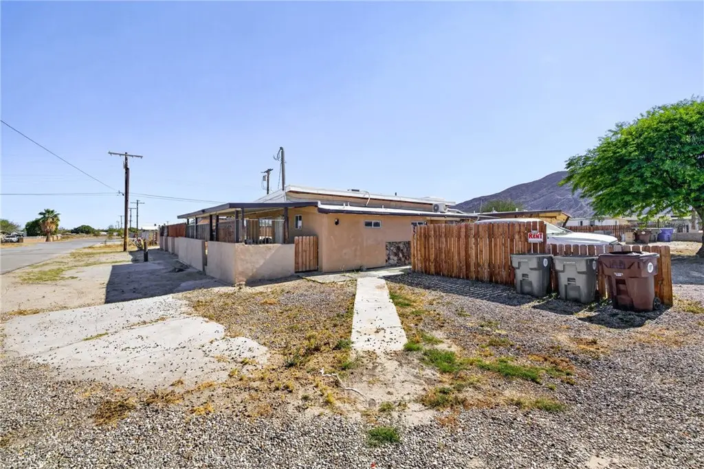 81 Panorama, Thermal, CA — listing photo 1