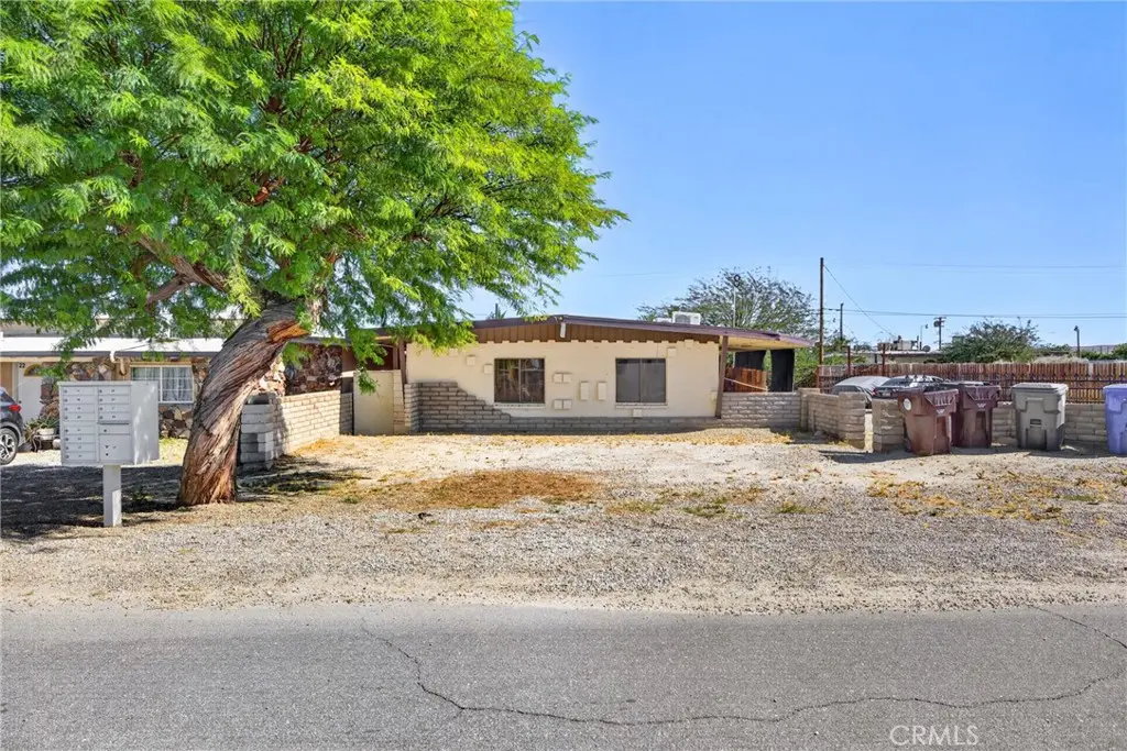 83 Panorama, Thermal, CA — listing photo 1