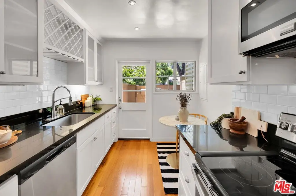 Condominium for sale at 5516 Village Green, Los Angeles, CA featuring 2 beds and 1 bath