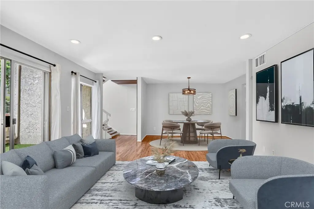 5267 Coldwater Canyon Ave B, Sherman Oaks, CA — listing photo 1