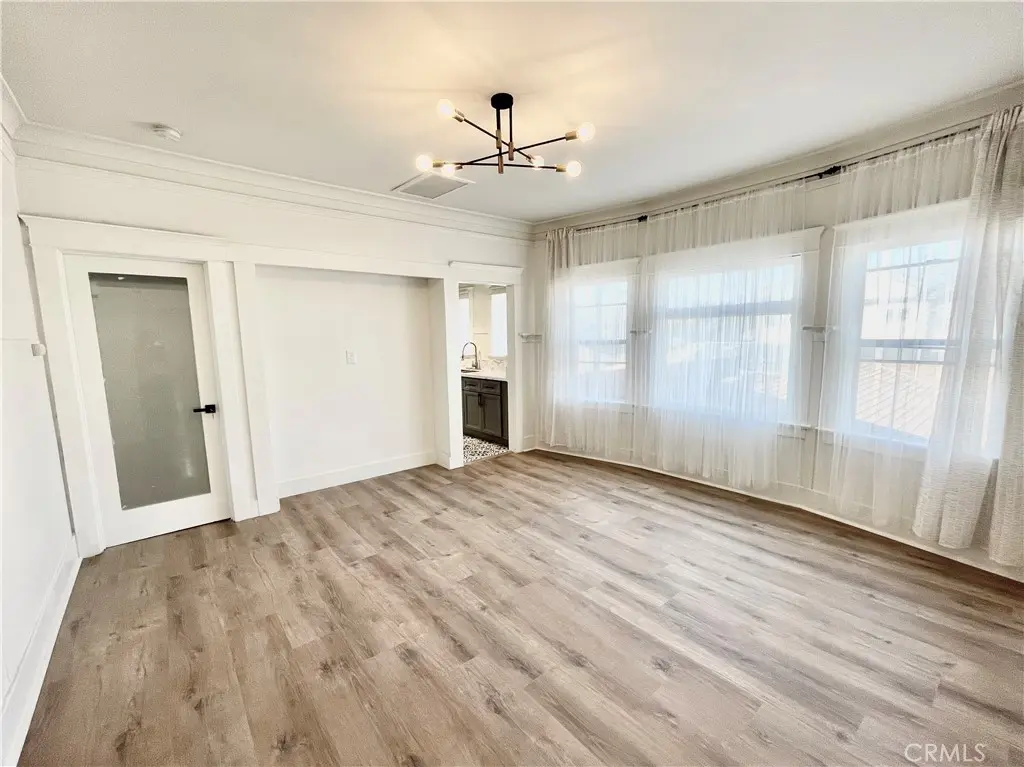Residential Lease for rent at 3109 Raymond Avenue 3111, Los Angeles, Los Angeles County, CA featuring 3 beds and 2 baths