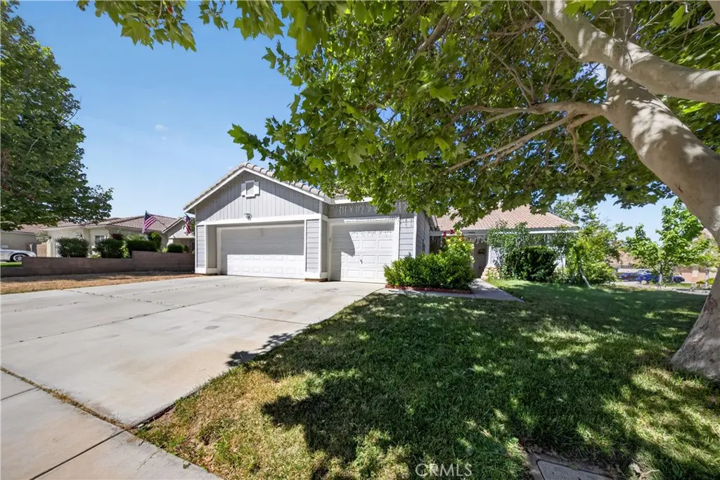 40533 La Quinta Court, Palmdale, CA — listing photo 1