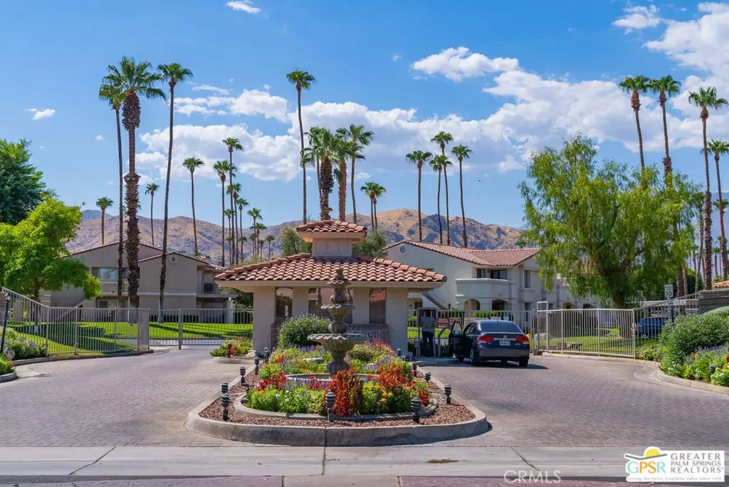 Residential Lease for rent at 505 S Farrell Drive H44, Palm Springs, Riverside County, CA featuring 2 beds and 2 baths