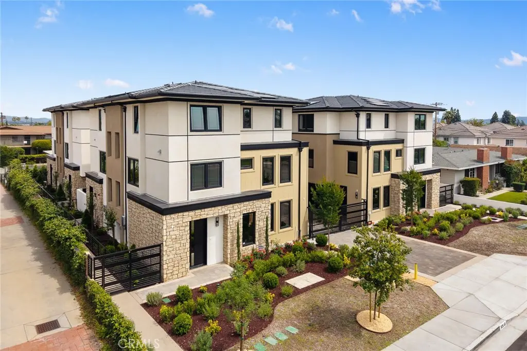 Condominium for sale at 826 Sunset Boulevard B, Arcadia, CA featuring 3 beds and 3 baths