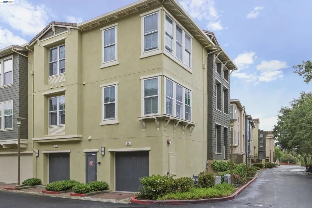 Condominium for sale at 38 Silk Oak Ter, Fremont, CA featuring 2 beds and 2 baths