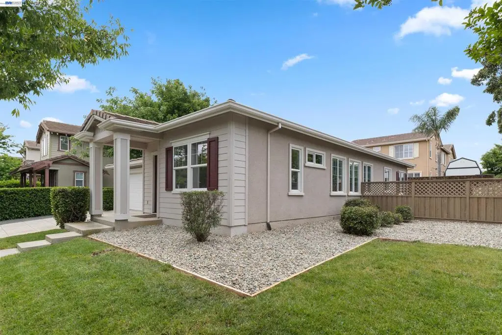 327 Goodall Dr, Mountain House, CA — listing photo 1