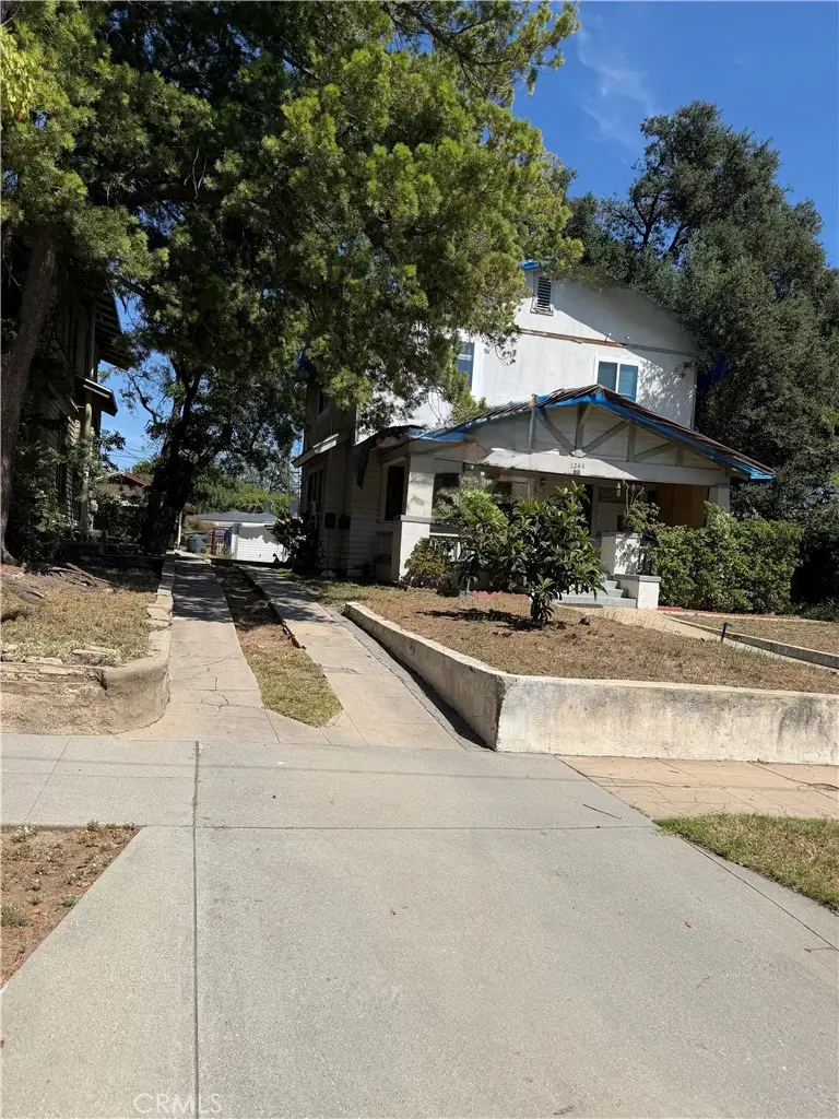 Residential Lease for rent at 1248 Wesley Avenue A, Pasadena, Los Angeles County, CA featuring 1 bed and 1 bath