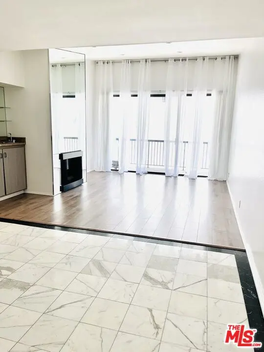 Residential Lease for rent at 906 N Doheny Drive 512, West Hollywood, Los Angeles County, CA featuring 2 beds and 2 baths