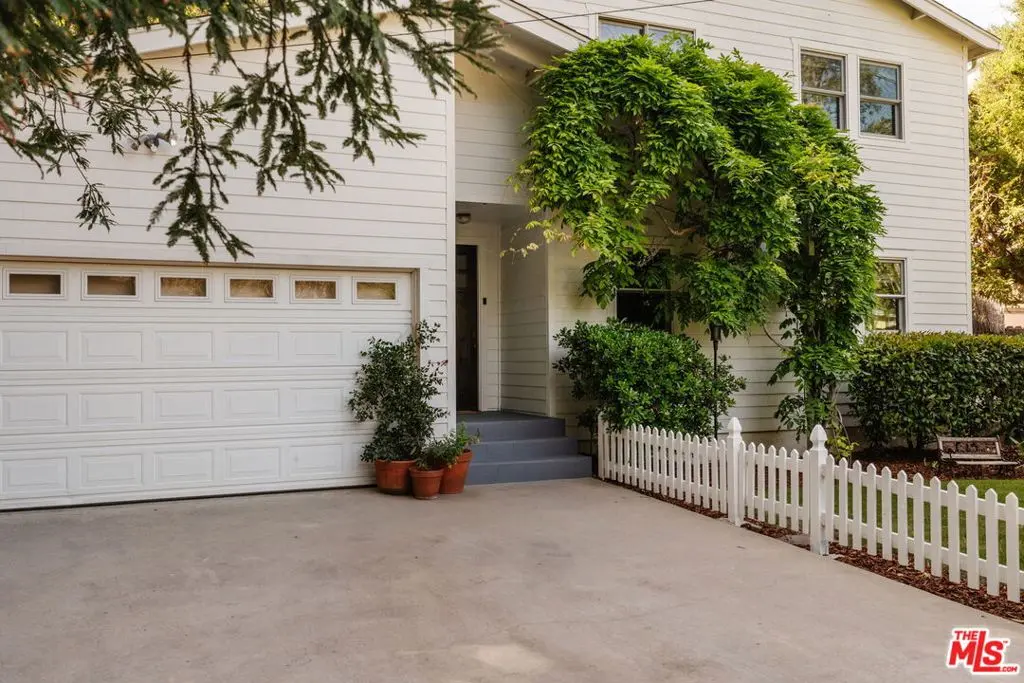 1514 Willow Drive, Topanga, CA — listing photo 1