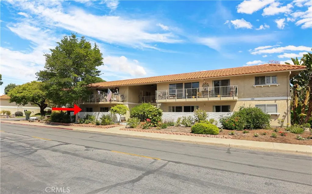 2191 Via Mariposa E B, Laguna Woods, CA — listing photo 1