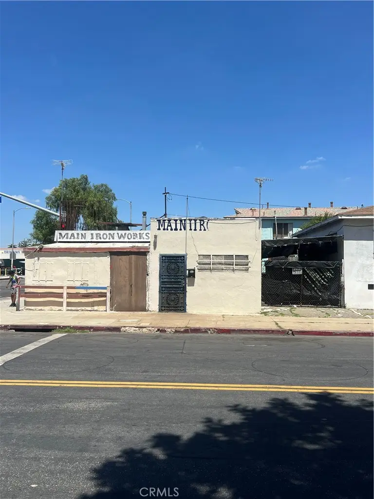 Mixed Use for sale at 107 E 67th, Los Angeles, CA