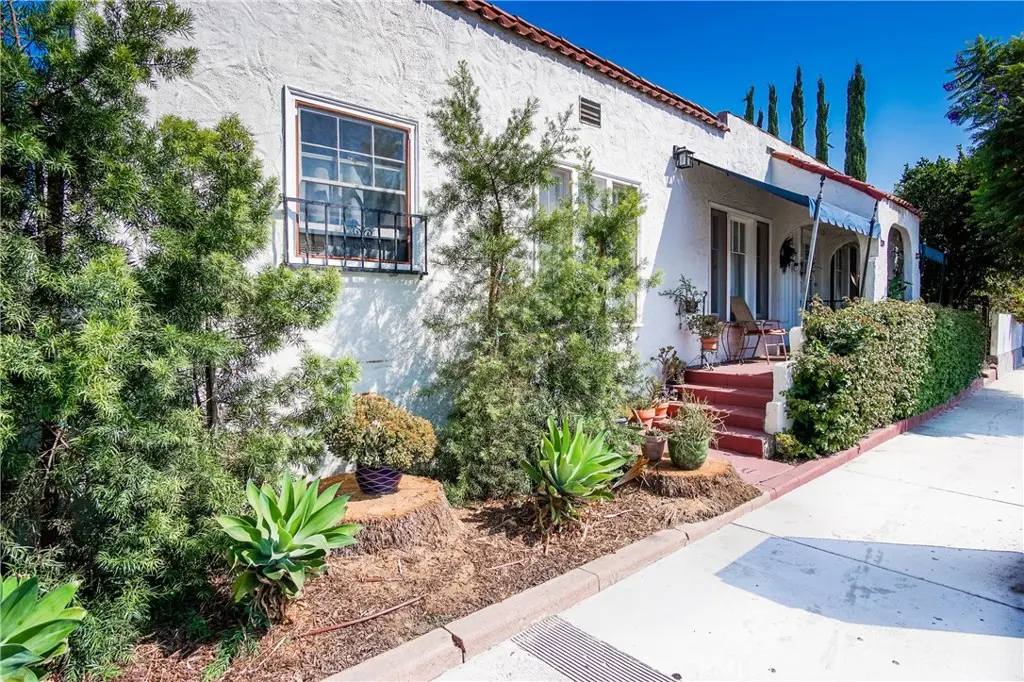 Duplex for sale at 139 137 N Avenue 55, Los Angeles, CA