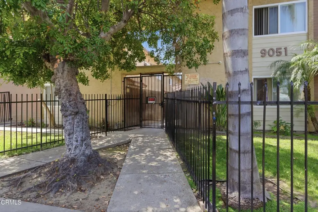 9051 Cedros Avenue 8, Panorama City, CA — listing photo 1