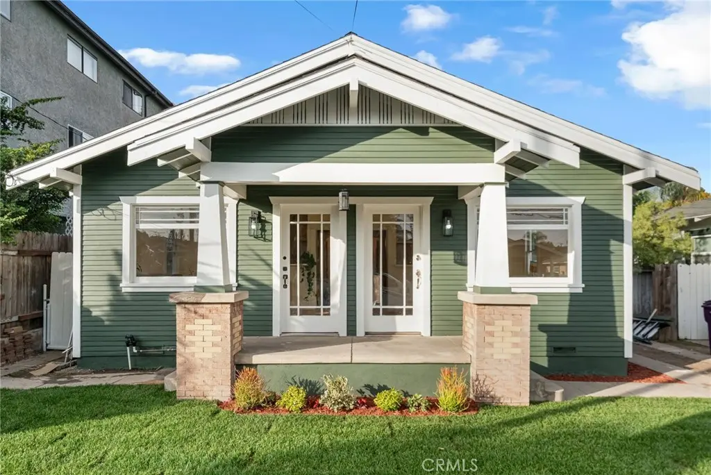 Duplex for sale at 4027 E 11th, Long Beach, CA